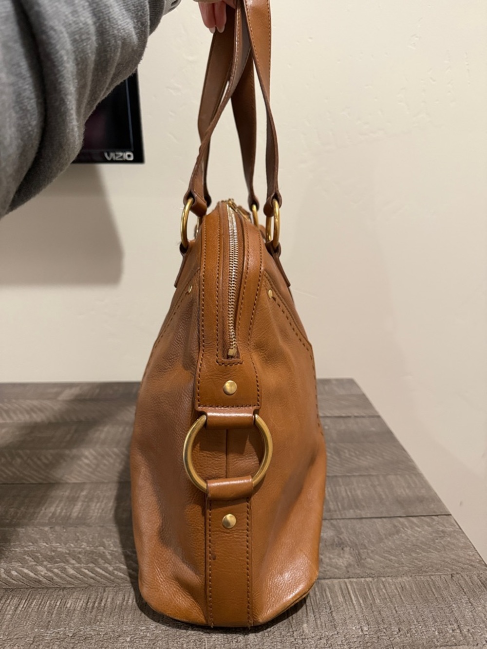 Yves Saint Laurent Tan Leather Large Muse - Picture 8 of 13